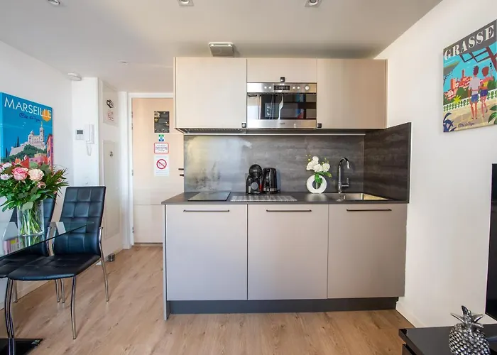 Lamartine Flat - Brand New *